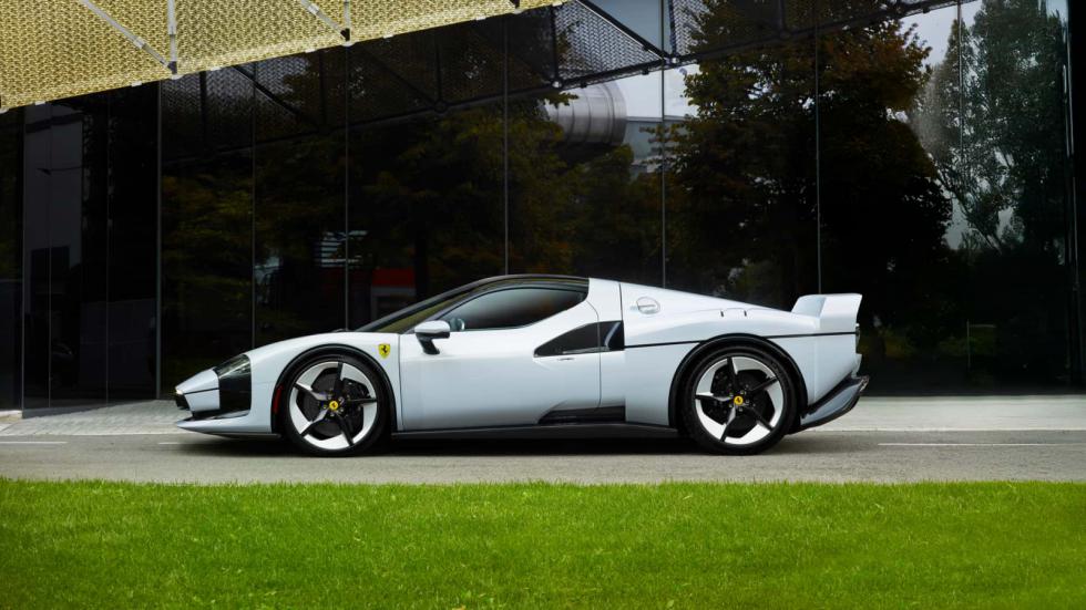 Η Ferrari τιμά την θρυλική F40 με τη μοναδική SC40